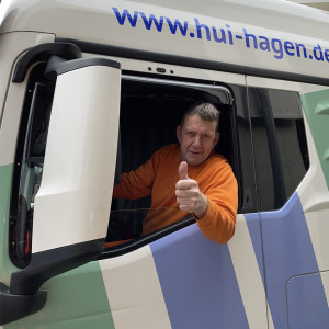 HUI-Mitarbeiter Enrico Kupke im neuen Walking-Floor vergrössern